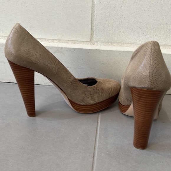 Calvin Klein platform heels - Picture 5 of 6